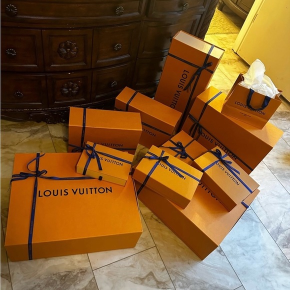 Meet your Posher Alicia - Picture 13 of 13